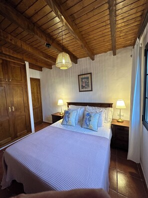 1 soverom, strykejern/-brett, wi-fi (inkludert) og sengetøy