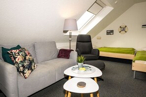 Smart-TV, DVD-Player, Bücher