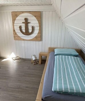 2 Schlafzimmer, Reisekinderbett, kostenloses WLAN, Bettwäsche