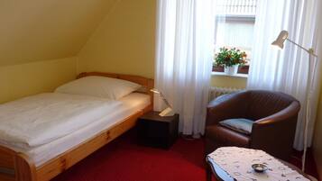 2 bedrooms, desk, free WiFi, bed sheets