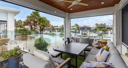 Luxury & Style on the Canal