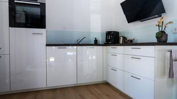 Kühlschrank, Herdplatte, Geschirrspüler