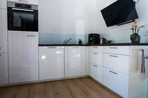 Kühlschrank, Herdplatte, Geschirrspüler