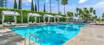 Luxury Space In the Marina