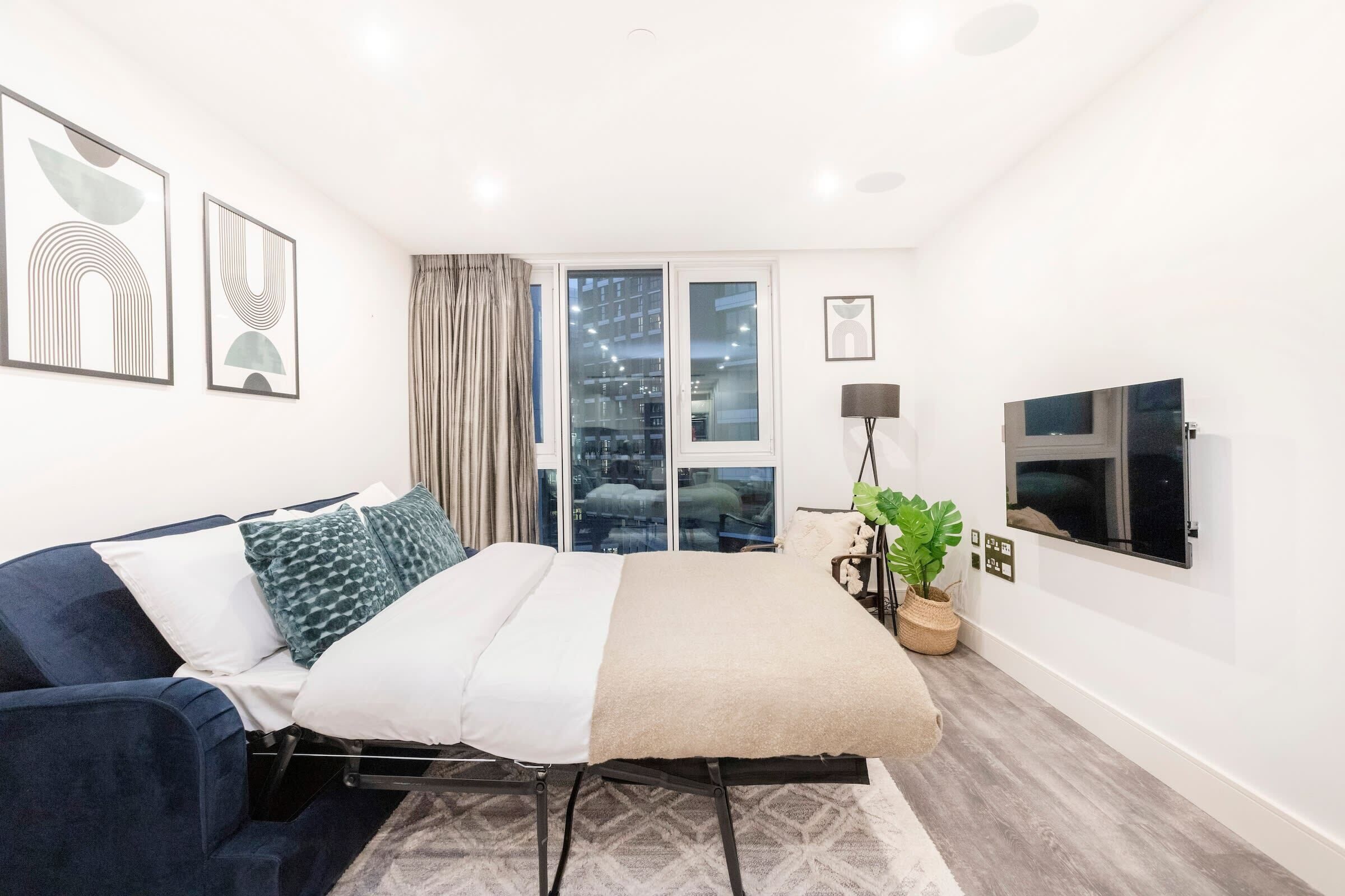 2 slaapkamers, een bureau, een strijkplank/strijkijzer, gratis wifi