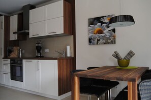 Kühlschrank, Ofen, Herdplatte, Geschirrspüler