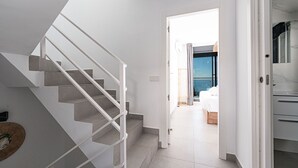 3 bedrooms, iron/ironing board, WiFi (free), bed sheets