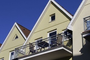 Exterior detail - On the old river Modern retreat (Warnemuende)