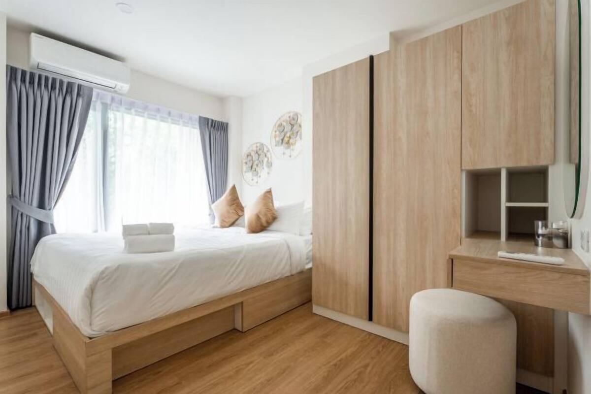 2 bedrooms, in-room safe, blackout drapes, soundproofing