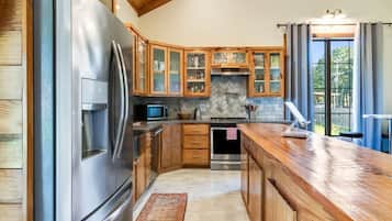 Frigorífic, microones, forn i placa de cuina