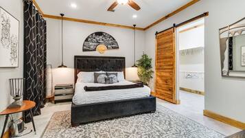 5 dormitoris, escriptori i planxa i posts de planxar