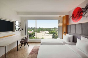 Quarto premium, várias camas, para não fumantes | Cofres nos quartos, cortinas blackout, ferros/tábuas de passar roupa