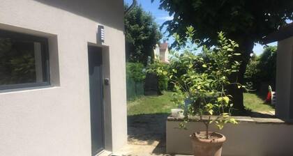 Studio Moderne, climatisation, 20m2