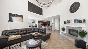 TV connectée, espaces bureaux, écrans d'ordinateur, imprimantes