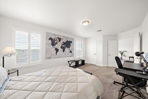 6 bedrooms, desk, iron/ironing board, free WiFi - Austin Epic Stay | Yoga Gym | BBQ Yard WiFi Games (Austin)