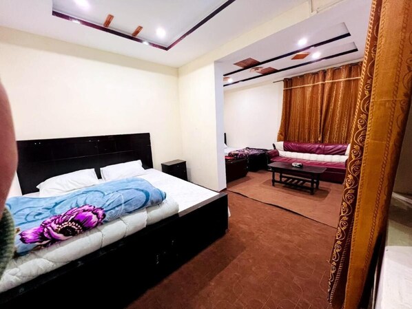 Kahden hengen deluxe-huone | Äänieristys, silitysrauta/-lauta, ilmainen Wi-Fi