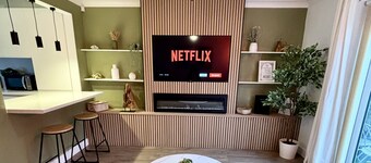 Luxury Hot Tub 1 King Bed 1 Single Bed Private Parking 90sec walk to the beach 