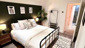 2 bedrooms, iron/ironing board, WiFi, bed sheets