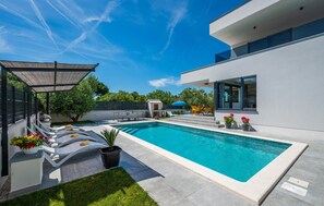 Pool - Stunning home in Valbandon with WiFi (Valbandon)