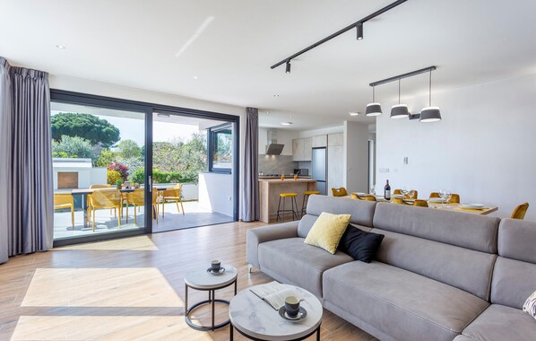 تلفزيون، كرة قدم الطاولة، تنس طاولة