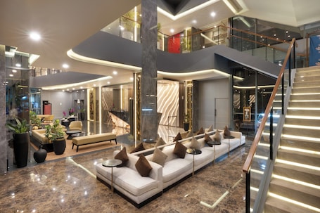 Lobby sitting area. 1O1 STYLE Yogyakarta Malioboro