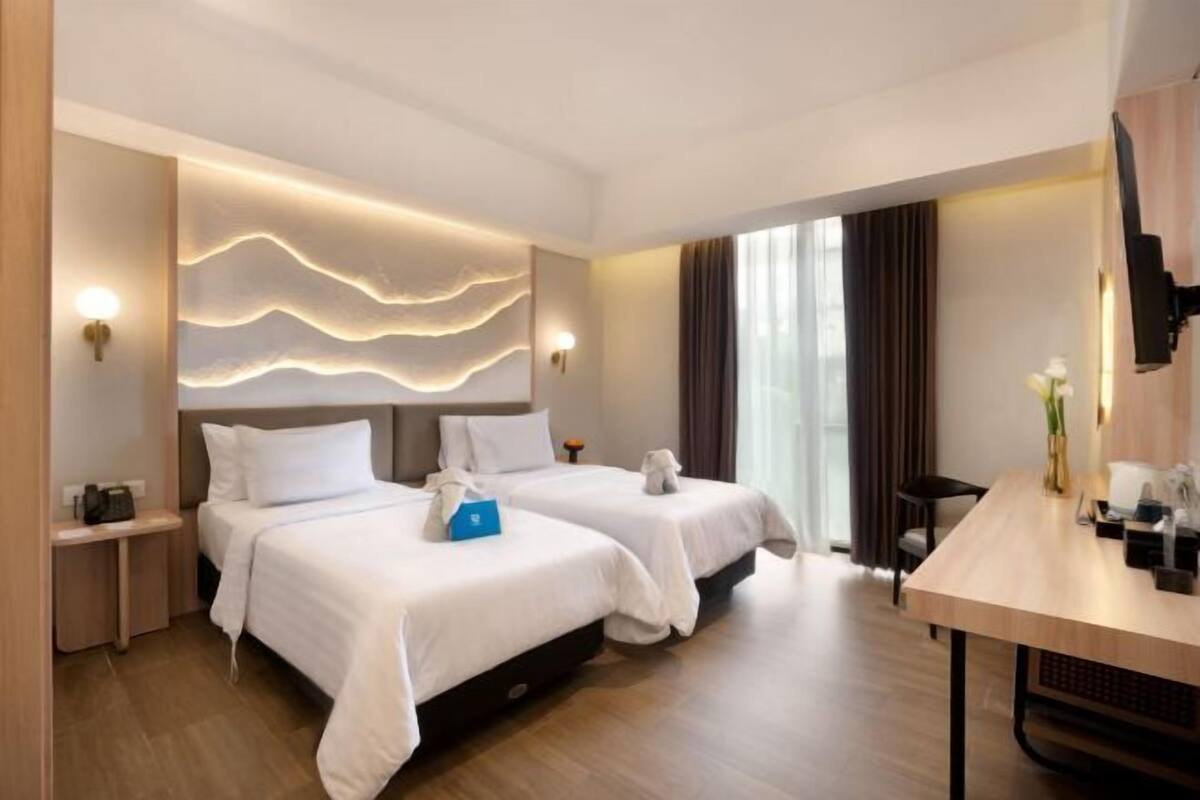 In-room safe, laptop workspace, blackout curtains, soundproofing