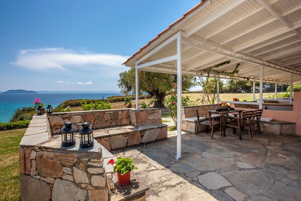 Family House, 1 Bedroom | Terrace/patio