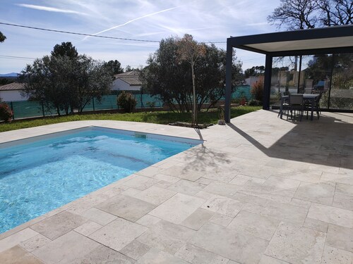Villa sur Jardin Clos, Piscine et Terrasses, 7 Couchages, Environnement Calme