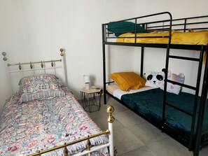 3 bedrooms, iron/ironing board, WiFi, bed sheets