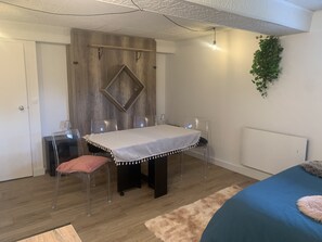 3 bedrooms, WiFi, bed sheets