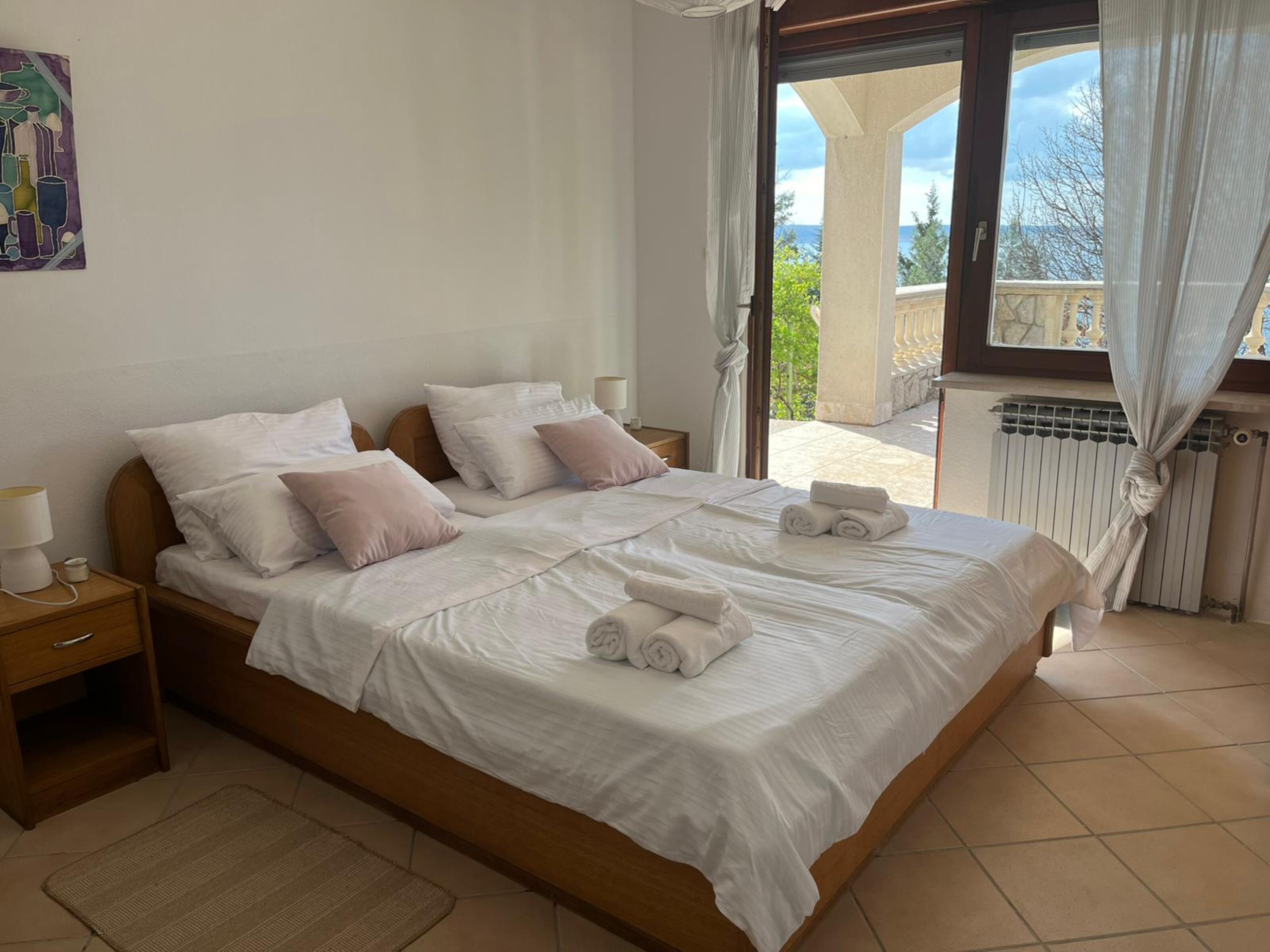 Family Apartment, 5 Bedrooms, Sea View, Beachside | 5 bedrooms, blackout drapes, iron/ironing board, WiFi (free)