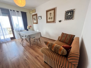 Family Apartment, 5 Bedrooms, Sea View, Beachside | Living area - Apartment 77 (Starigrad)