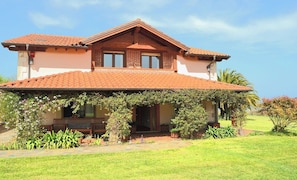 Fachada da propriedade
