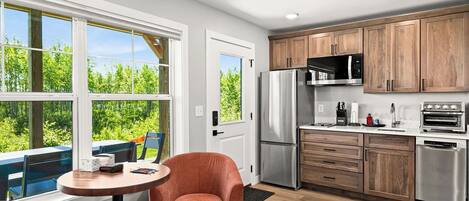 Fridge, microwave, stovetop, dishwasher