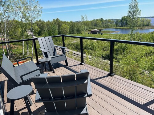 RiverWest Hunters Lodge - River View-Dog Friendly