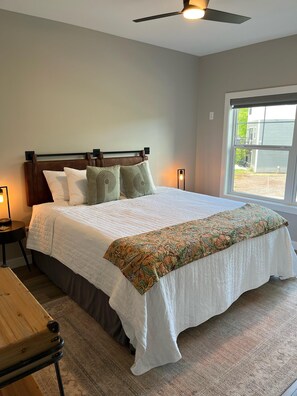 4 bedrooms, desk, iron/ironing board, free WiFi
