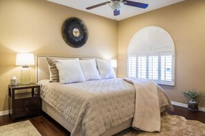 5 bedrooms, desk, iron/ironing board, WiFi