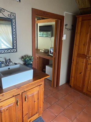 Chambre, 1 chambre, accessible aux personnes à mobilité réduite, patio | Salle de bain