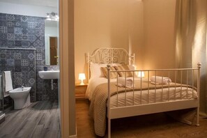 1 bedroom, desk, WiFi, bed sheets - Un Attimo a Roma B&B - Deluxe Double Room (Roma)