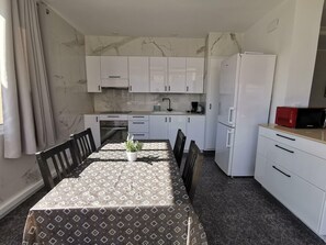 Microwave, oven, stovetop, coffee/tea maker
