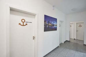 Comfort Double Room, Accessible, Shared Bathroom | Property entrance - Harbour Apartments (Karlsruhe)