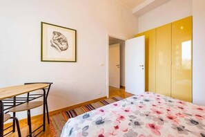 1 chambre, bureau, Wi-Fi, draps fournis