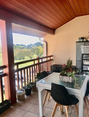 Outdoor dining - D&k Appartement (Saint-Jean-de-Luz)