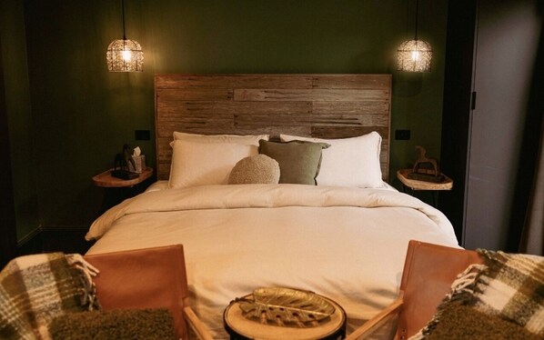 1 bedroom, iron/ironing board, internet, bed sheets