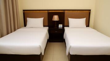 1 bedroom, down duvets, minibar, desk