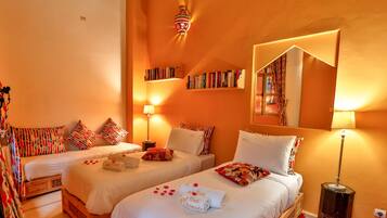 Coffres-forts dans les chambres, décoration personnalisée, Wi-Fi gratuit