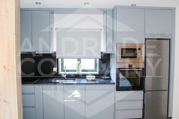 Køleskab, mikrobølgeovn, ovn, kogeplade