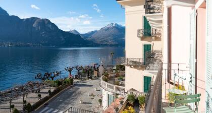 Lakefront Retreat by Wonderful Italy - Celeste