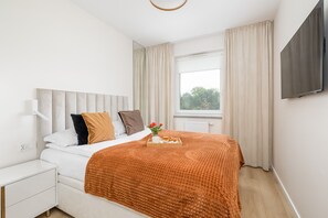 1 bedroom, bed sheets - Unique Maczka Apartment by Renters (Kolobrzeg)