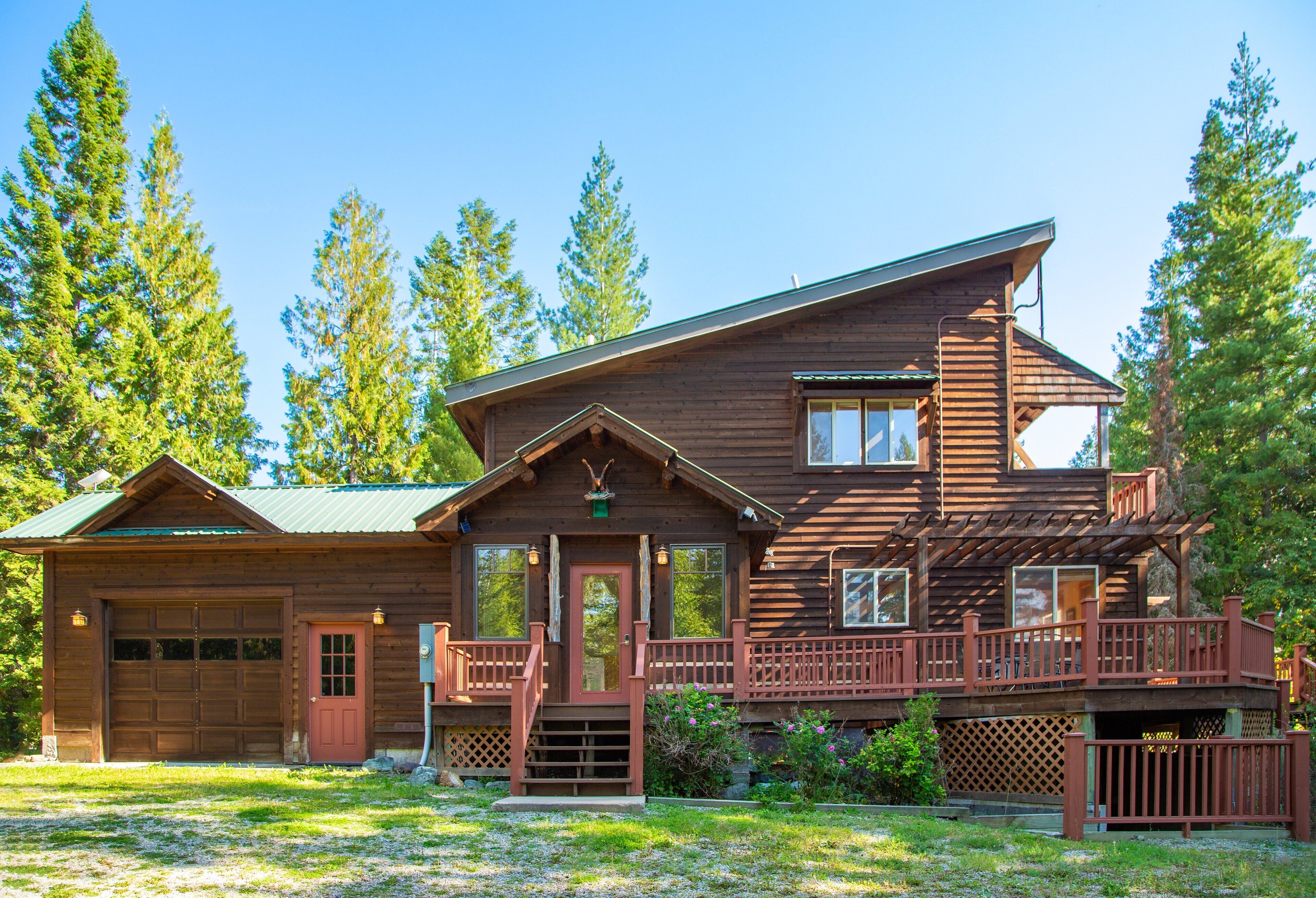 Whitefish Mountainside Retreat- 20 Acres Nestled in the Trees- Six Cage Disc Golf Course!